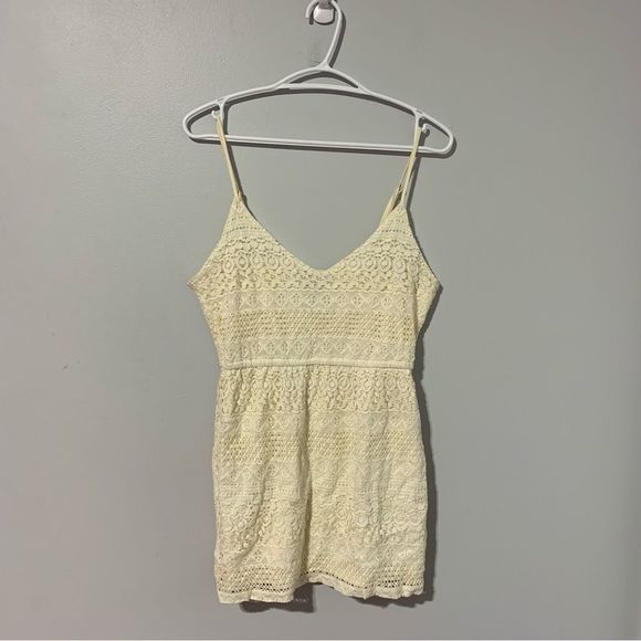 Forever 21 White lace top juniors size Medium - Picture 1 of 8